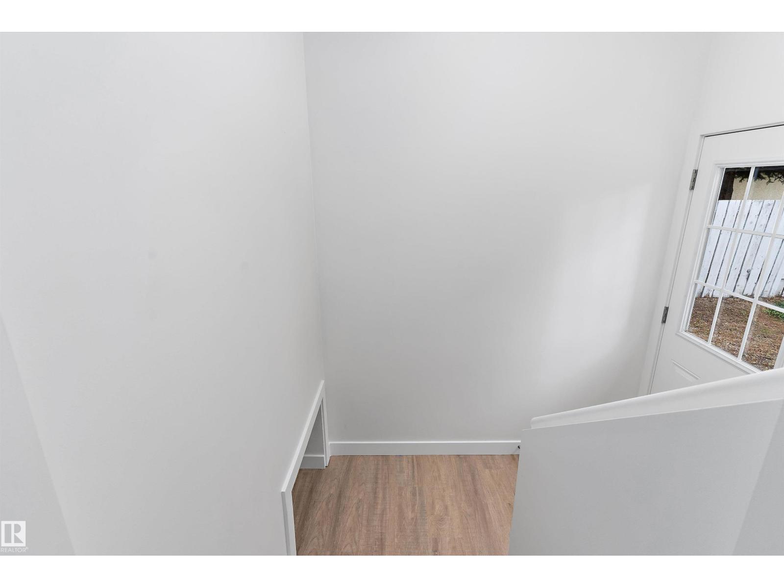 5 GLENBROOK BV - Image 4