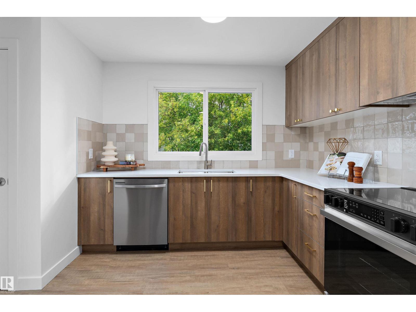 5 GLENBROOK BV - Image 7