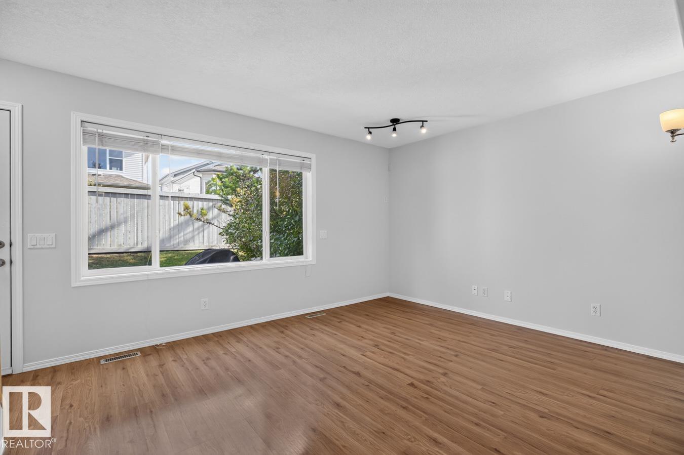 #10 2816 34 AV NW - 14