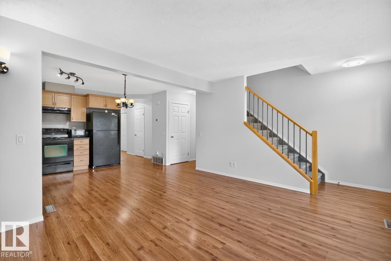 #10 2816 34 AV NW - 18