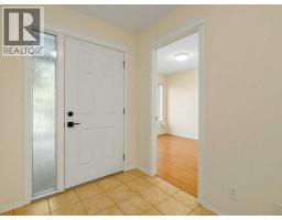 2pc Bathroom - 420 Mt Sunburst Crescent W, Lethbridge, AB T1K5T7 Photo 6