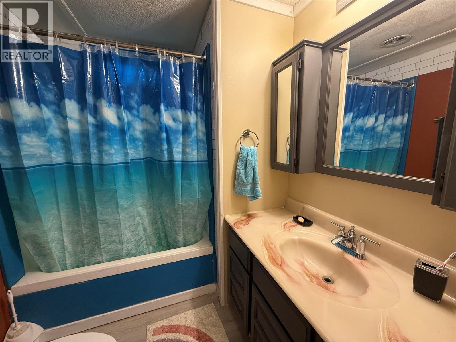 #21 3999 Skaha Lake Road - 23