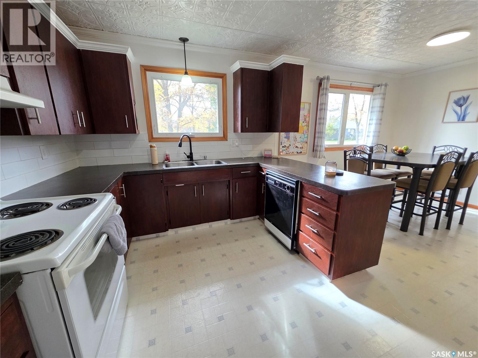 503 Thompson STREET, Herbert — photo 3