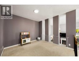 723 Queenston Terrace SE - photo 6