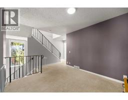 723 Queenston Terrace SE - photo 8
