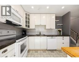 723 Queenston Terrace SE - photo 11