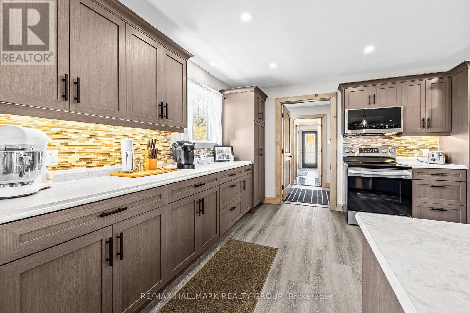 1016 CASTLEFORD ROAD - Image 13