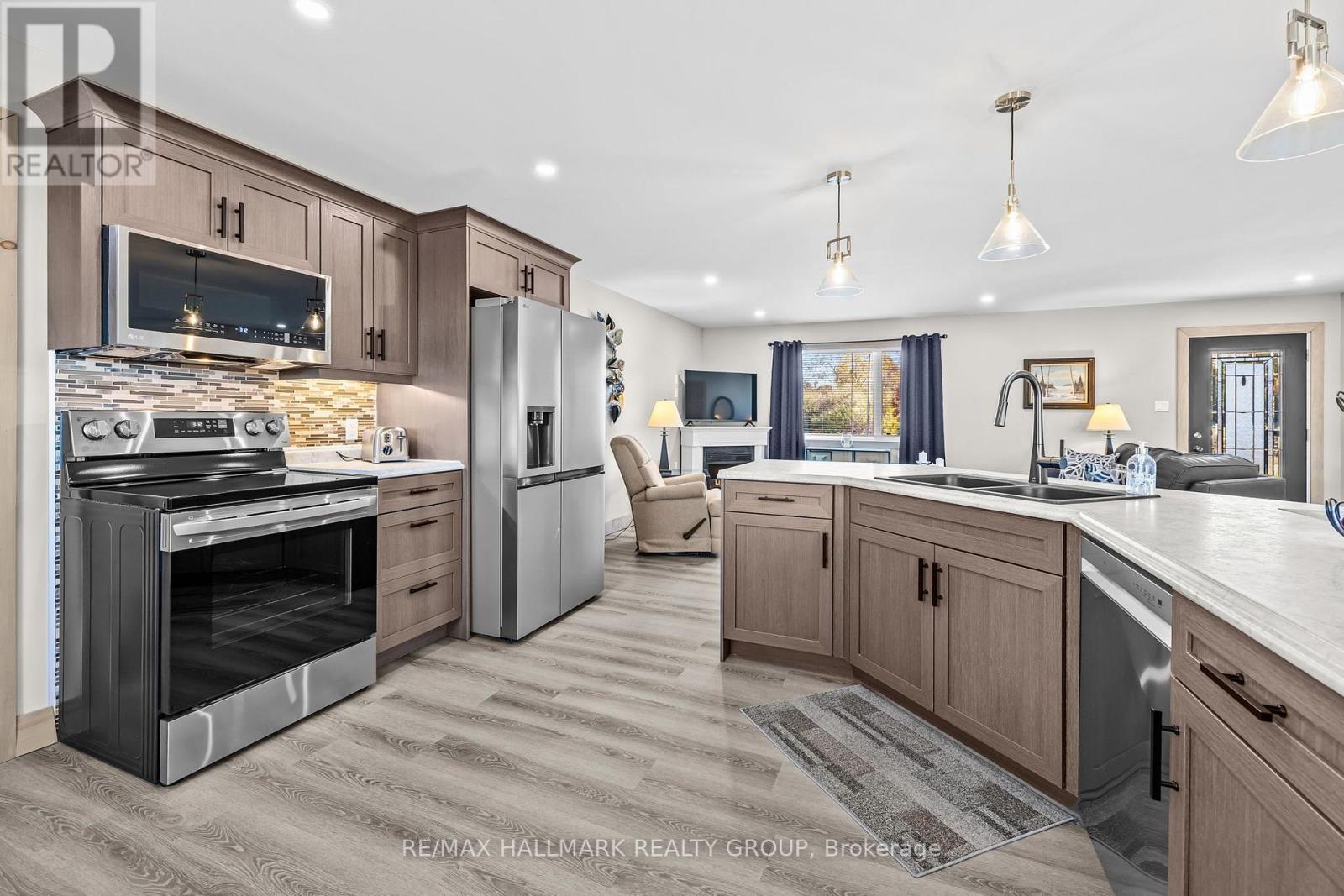 1016 CASTLEFORD ROAD - Image 14