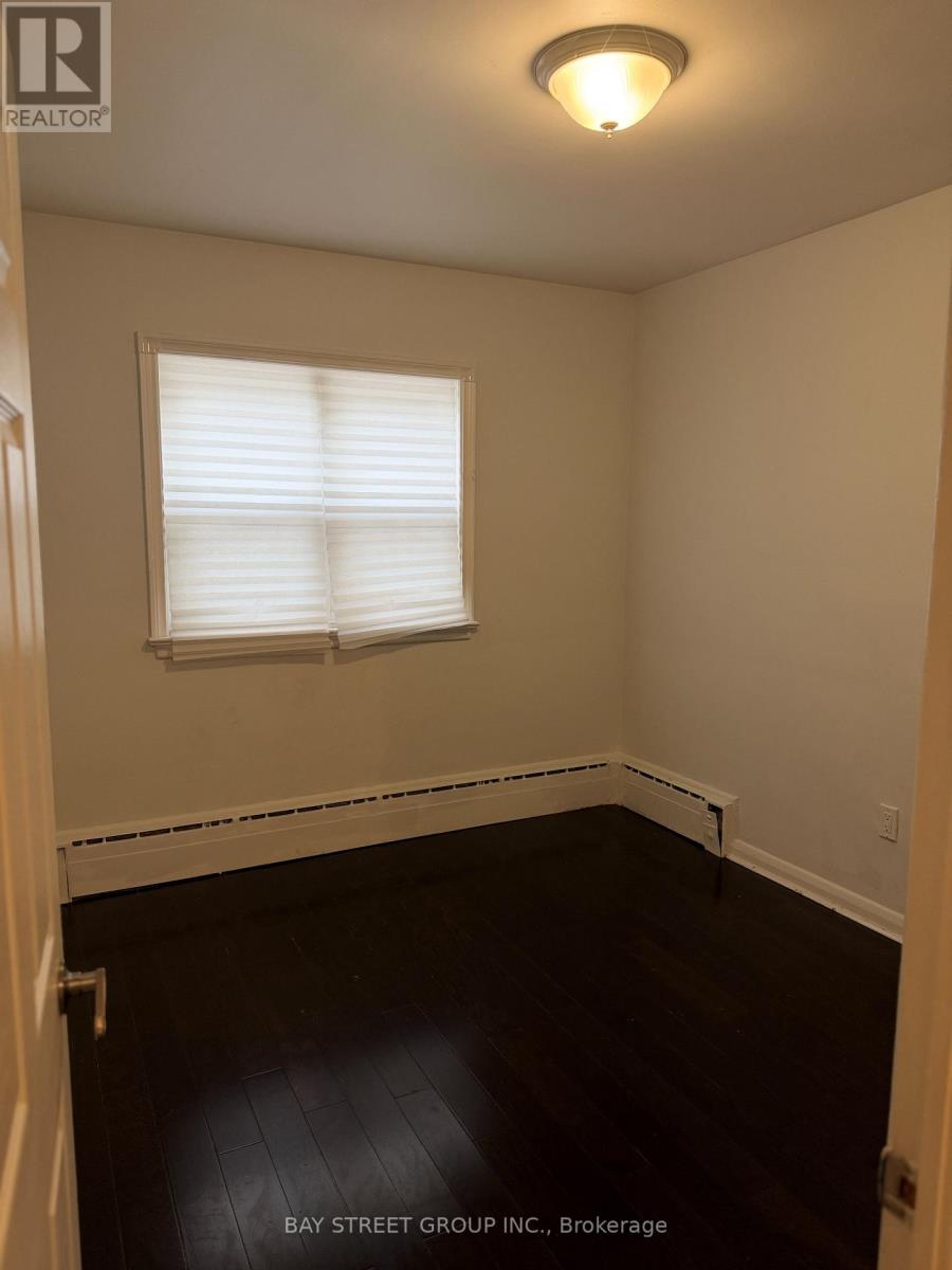 MAIN FLOOR - 2 ROWLEY AVENUE, Toronto (Mount Pleasant East) — photo 10