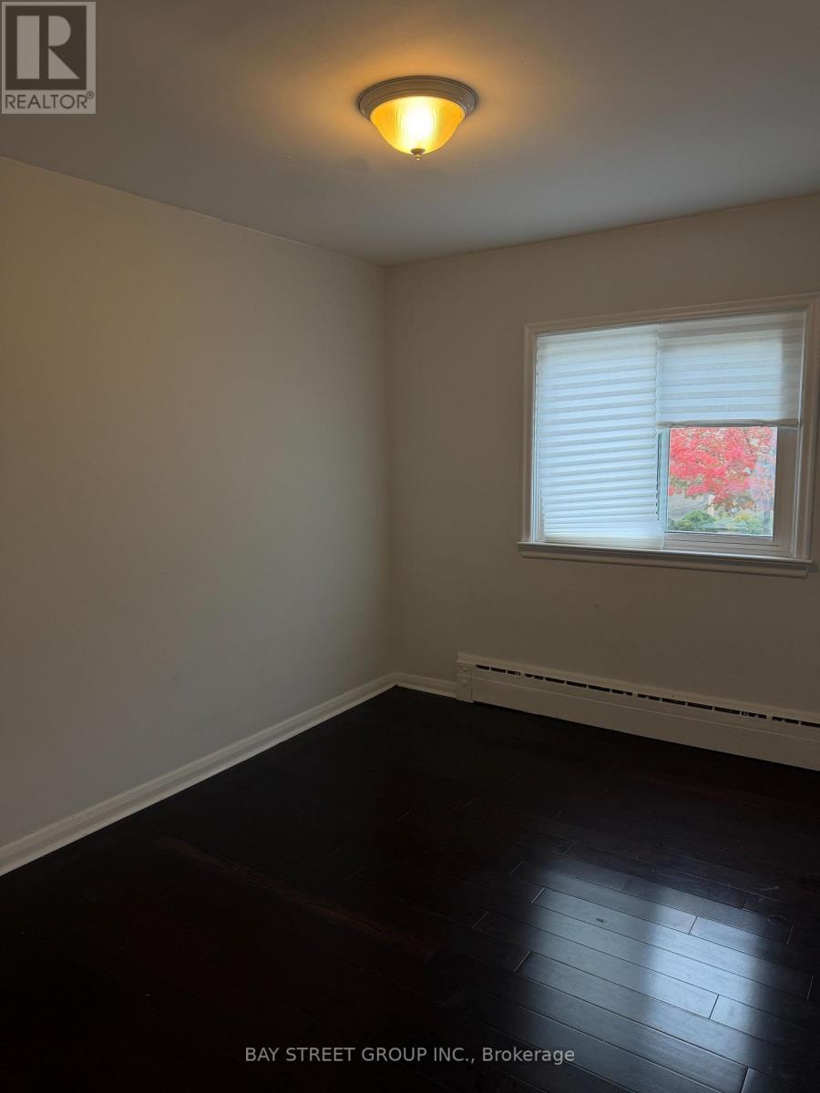MAIN FLOOR - 2 ROWLEY AVENUE, Toronto (Mount Pleasant East) — photo 11