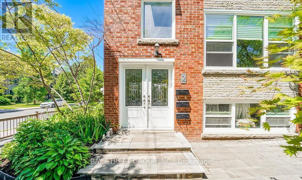 MAIN FLOOR - 2 ROWLEY AVENUE, Toronto (Mount Pleasant East) — photo 2