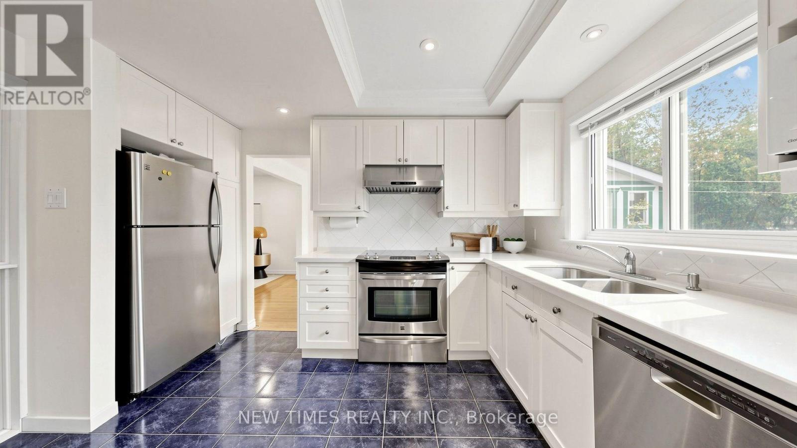 4 ASHSTEAD PLACE - 14