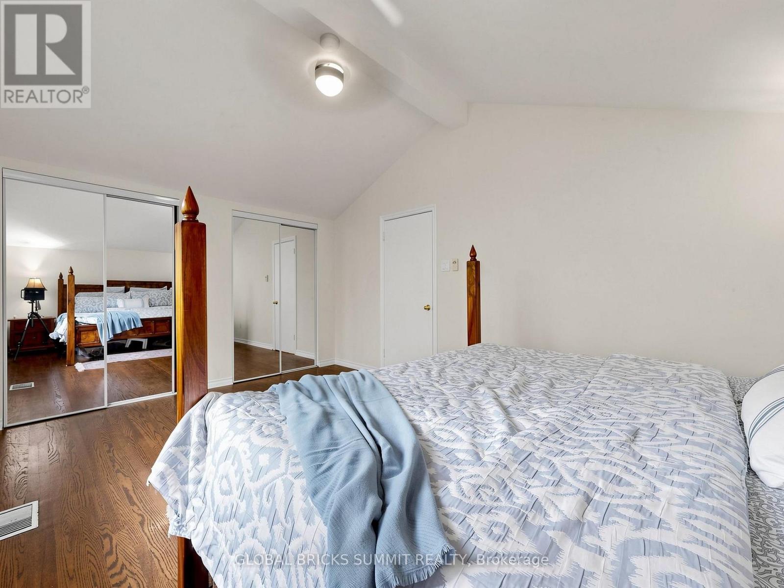 17 AMBOY ROAD - 20