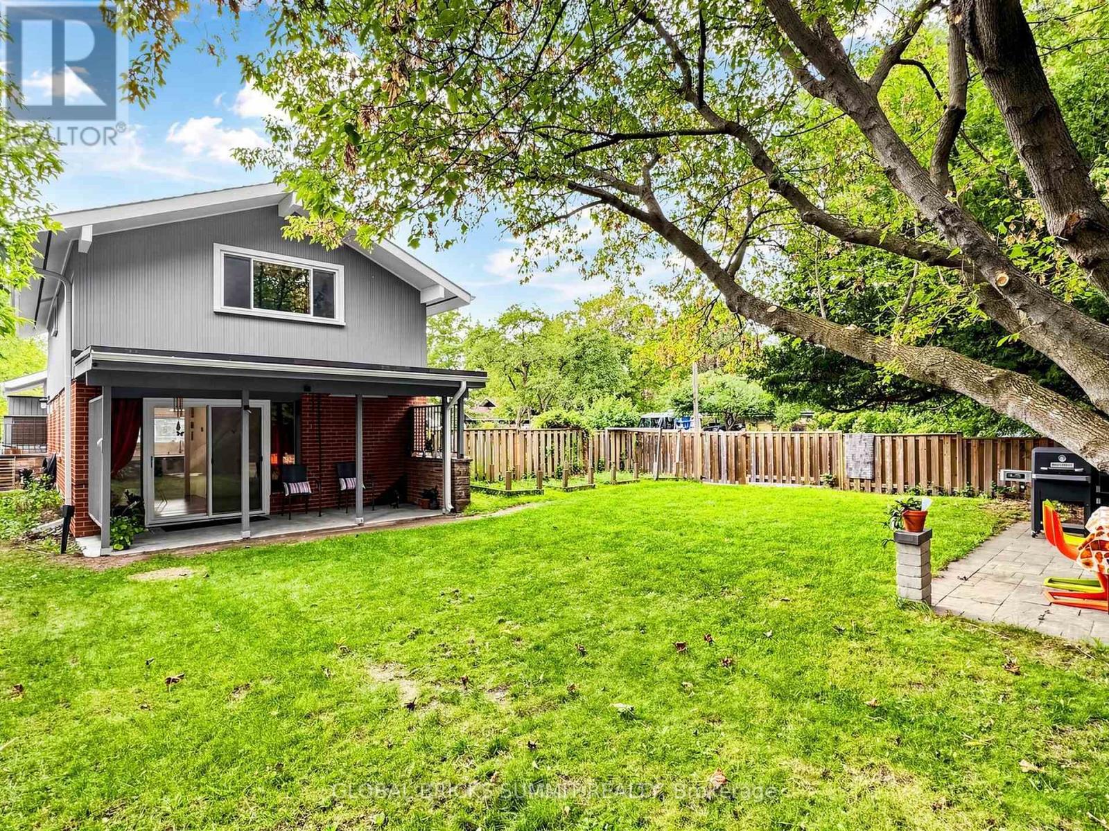17 AMBOY ROAD - 27