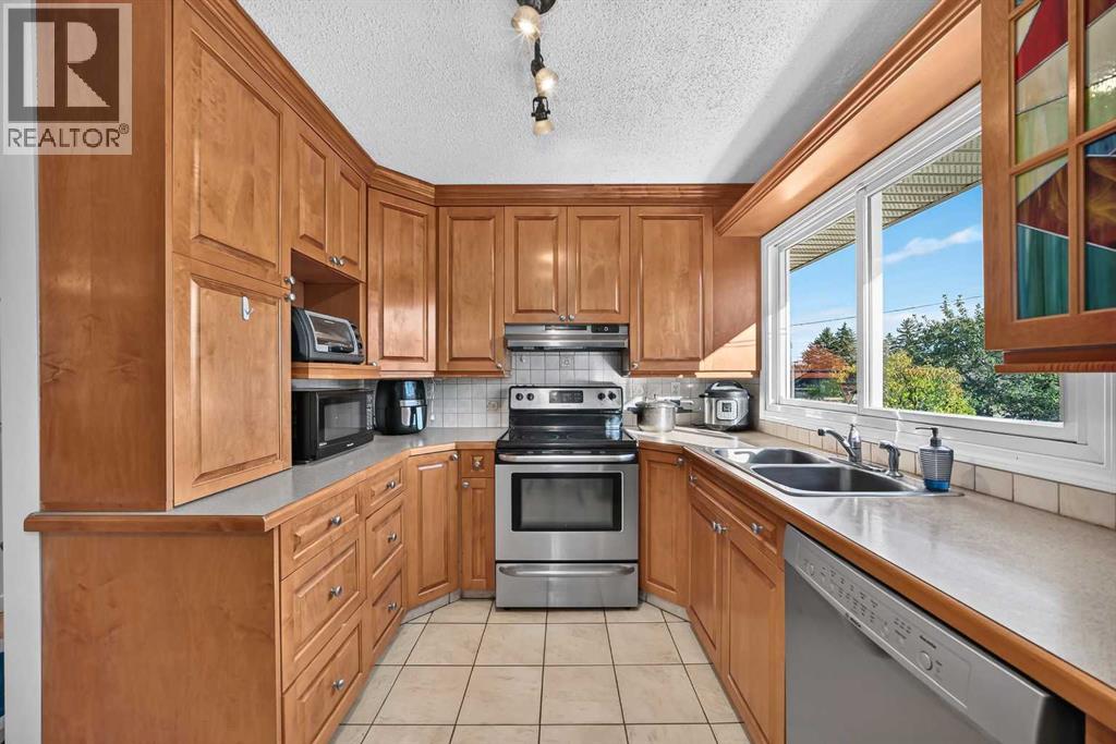 10647 Shillington Crescent SW - Image 4