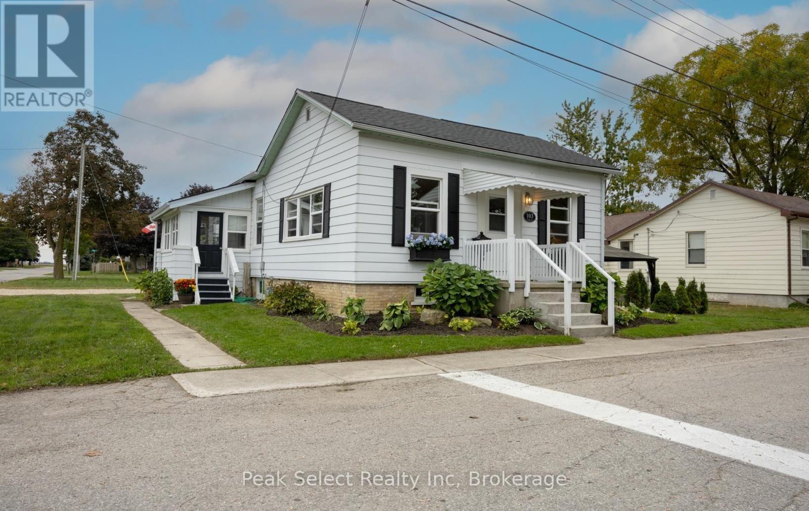 103 PARK STREET, South Huron (Exeter)