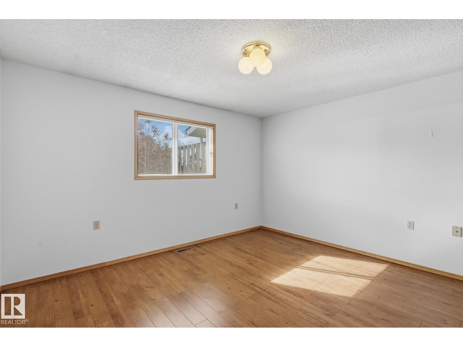 7527 138A AV NW - 15