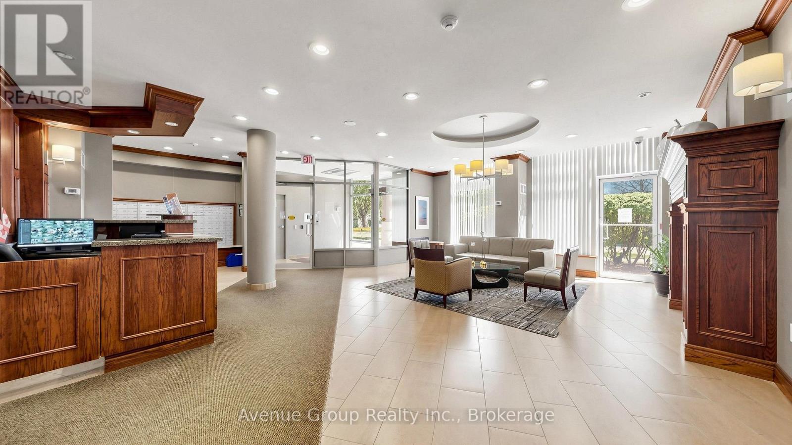 #513 19 BARBERRY PLACE - 2