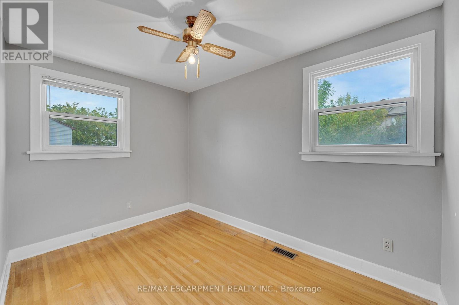 1388/1390 LEIGHLAND ROAD, Burlington (Freeman) — photo 10