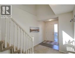 96 Coachway Gardens Sw, Calgary, AB T3H2V9 Photo 15