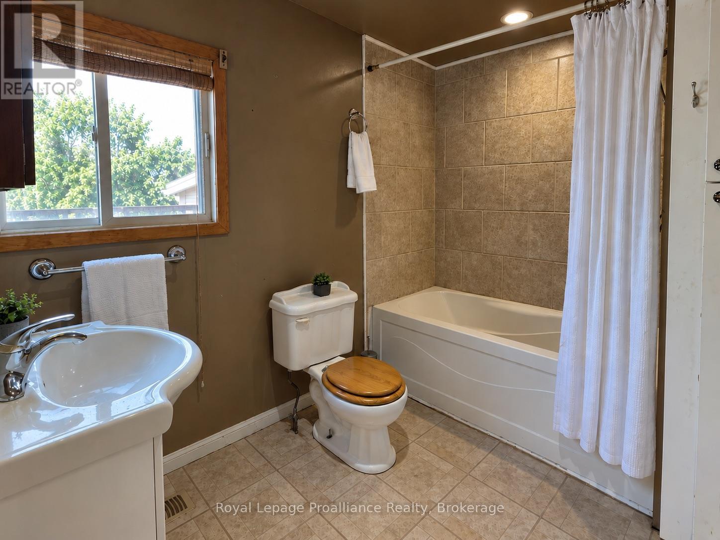 252 SIDNEY STREET - 10