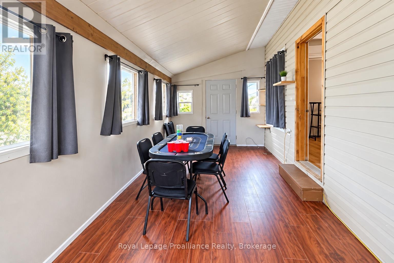 252 Sidney Street, Quinte West, ON photo 22
