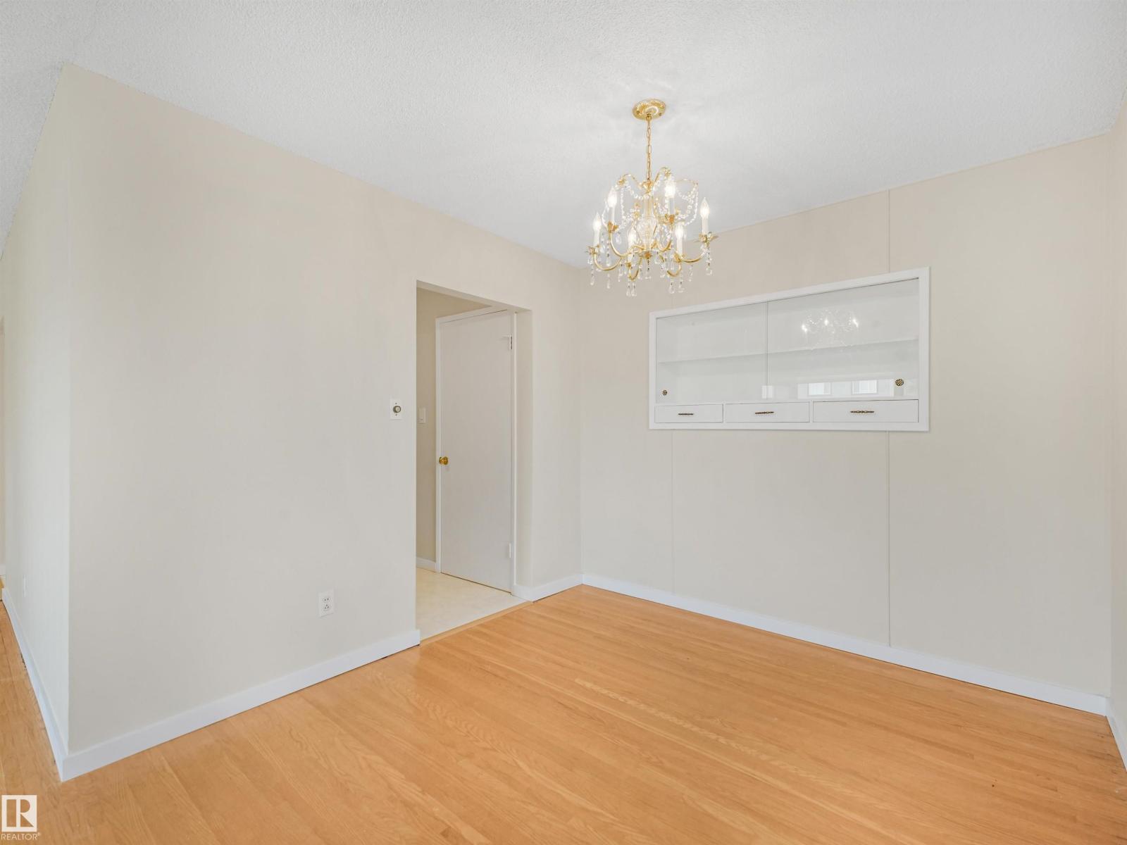8016 161 ST NW - 9