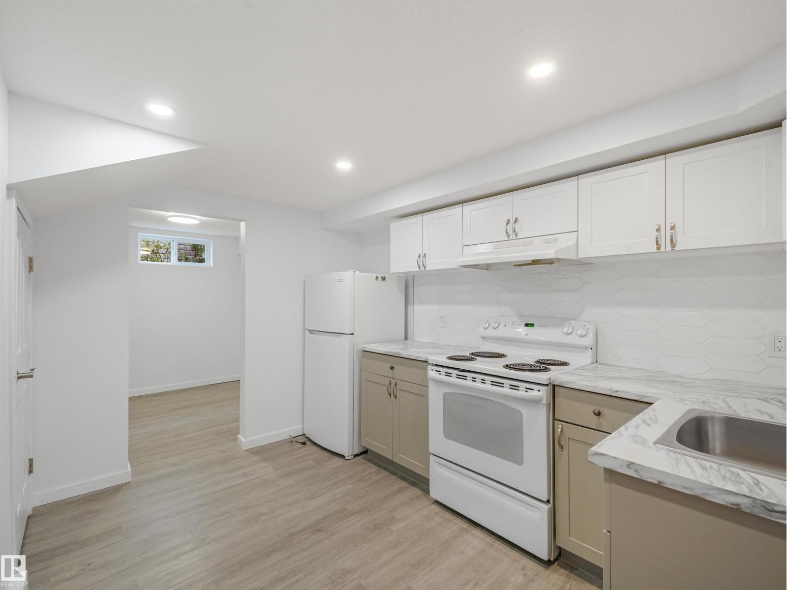 8016 161 ST NW - Image 30