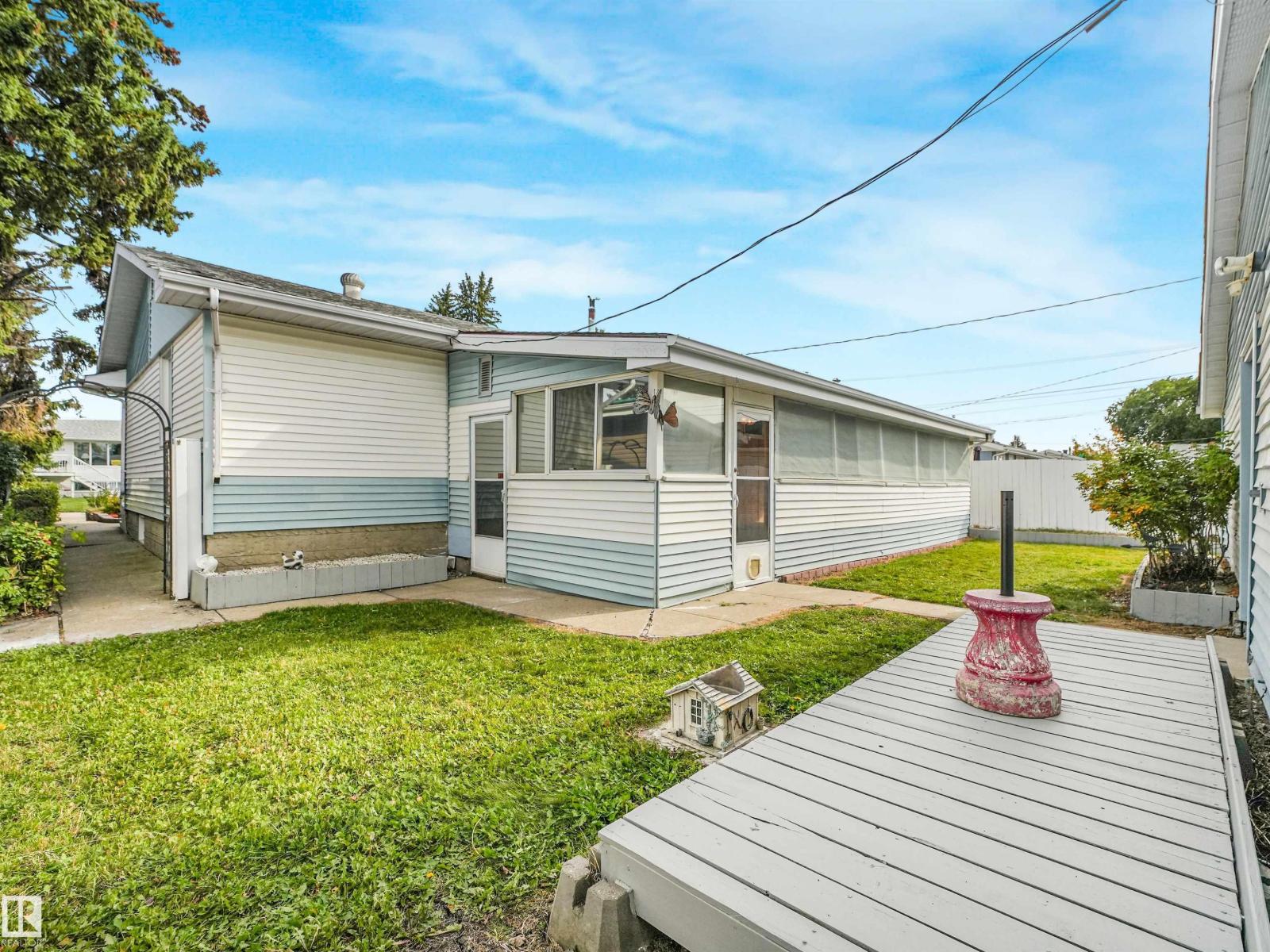 8016 161 ST NW - 50
