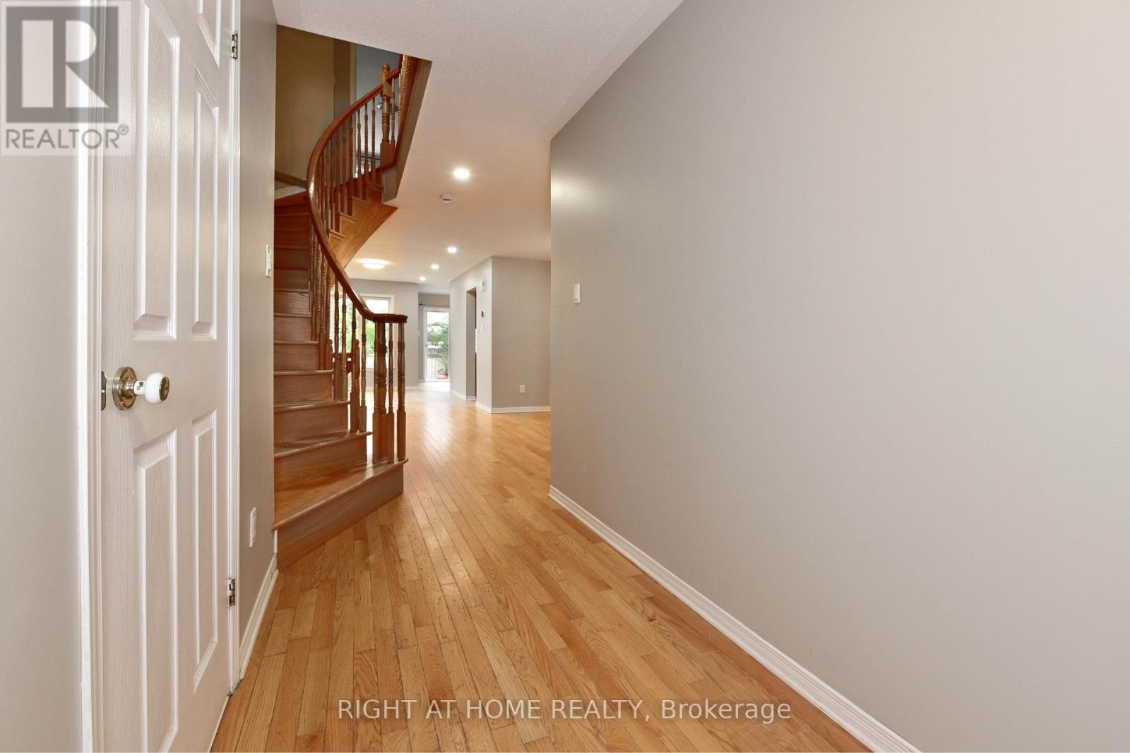 227 PORTRUSH AVENUE, Ottawa — photo 7