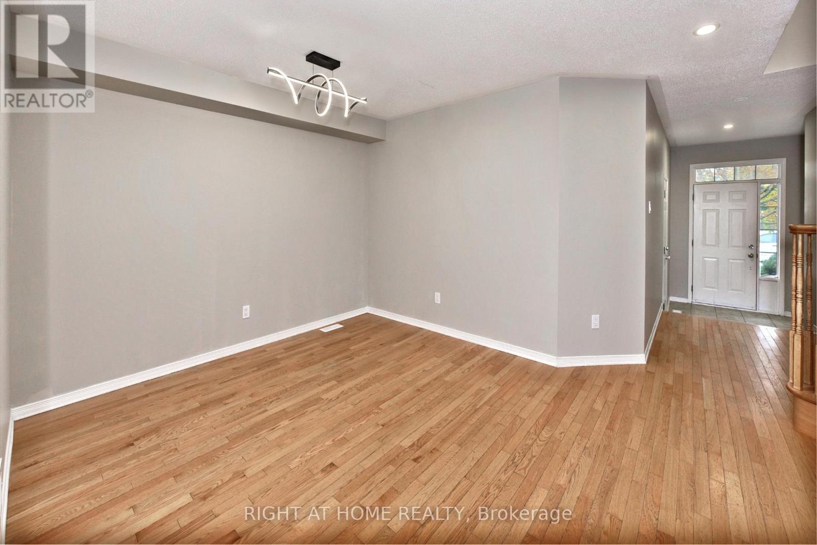 227 PORTRUSH AVENUE, Ottawa — photo 8