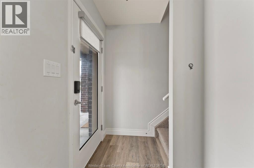 204 BEECHWOOD Unit# 2, Lakeshore — photo 2