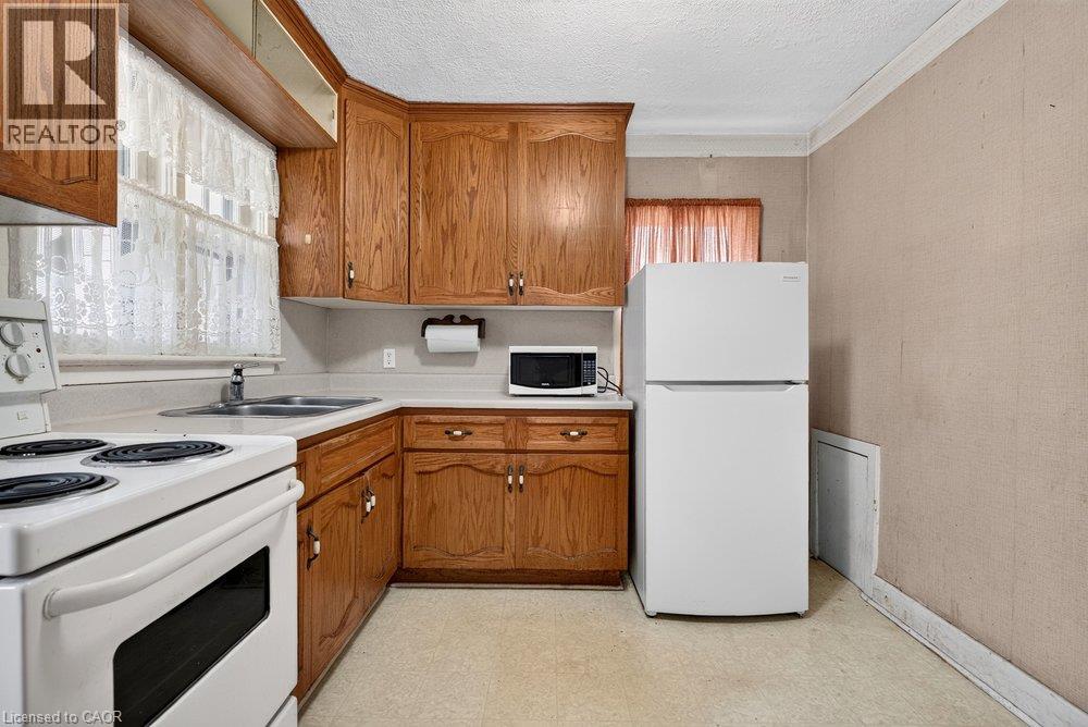 340 BARTON Street, Stoney Creek — photo 6