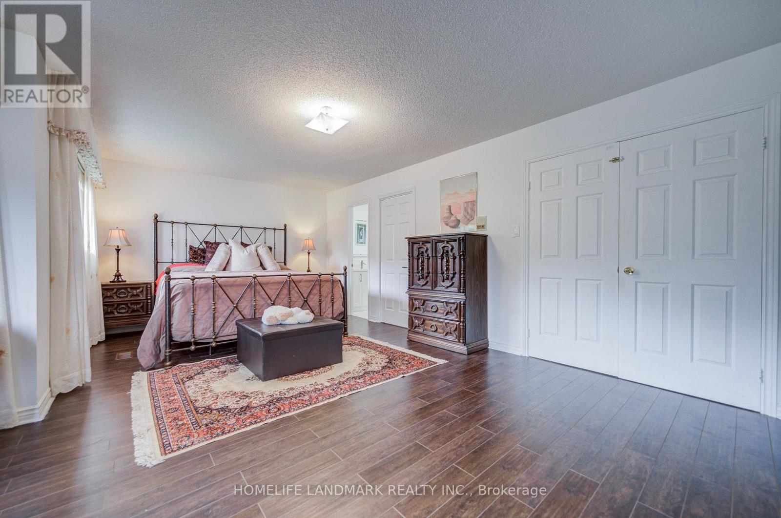 48 PURCELL SQUARE - Image 28