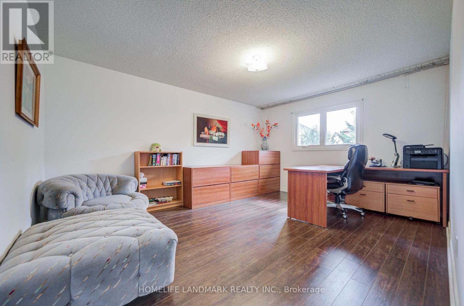 48 PURCELL SQUARE - Image 30