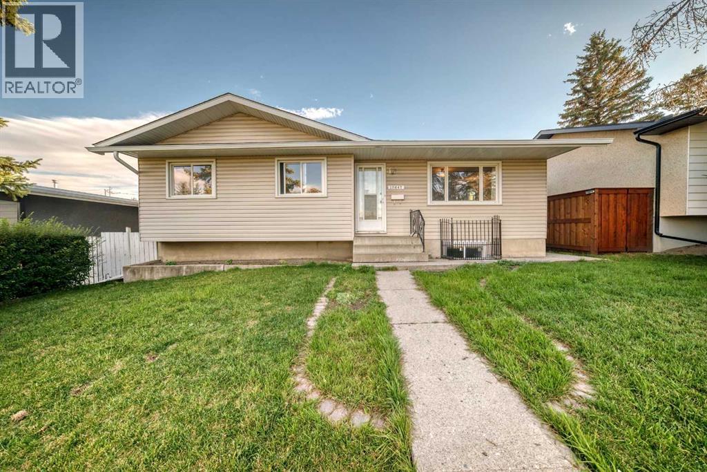 10647 Shillington Crescent SW, Calgary, Alberta, T2W0N8