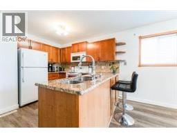 4pc Bathroom - 52 Covington Road Ne, Calgary, AB T3X4A7 Photo 10