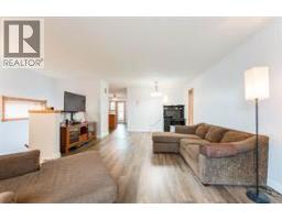 Family room - 52 Covington Road Ne, Calgary, AB T3X4A7 Photo 7