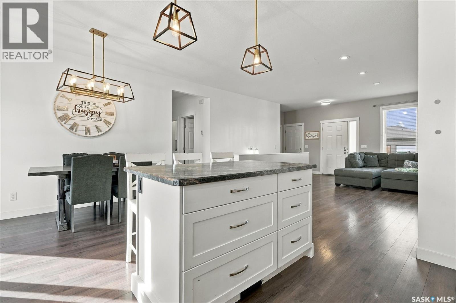 638 Aspen CRESCENT, Pilot Butte — photo 14