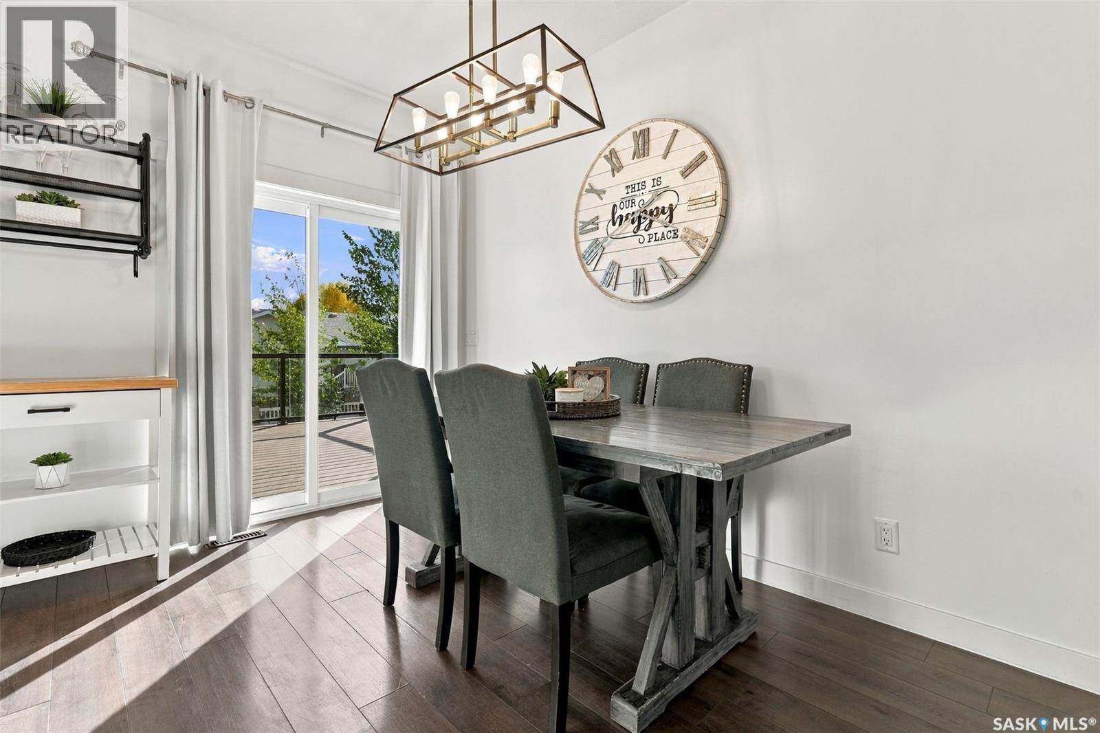 638 Aspen CRESCENT, Pilot Butte — photo 16