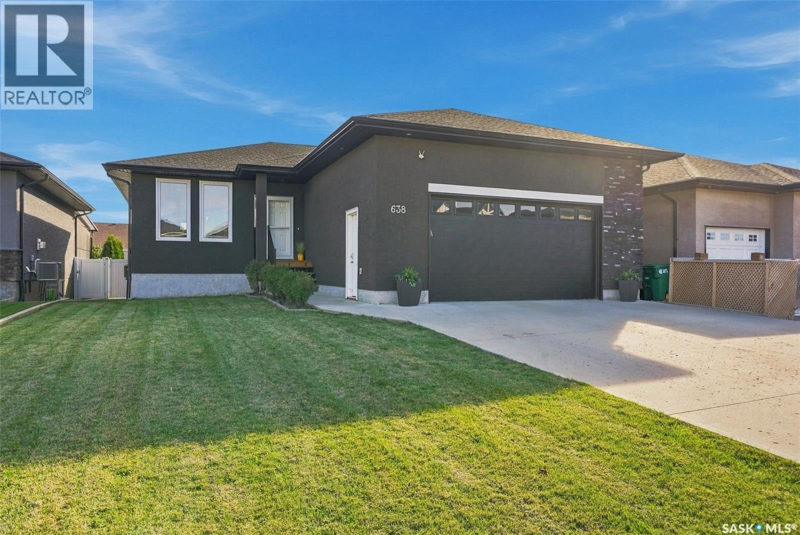 638 Aspen CRESCENT - 2