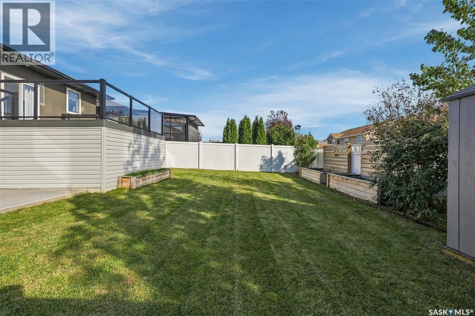 638 Aspen CRESCENT, Pilot Butte — photo 36