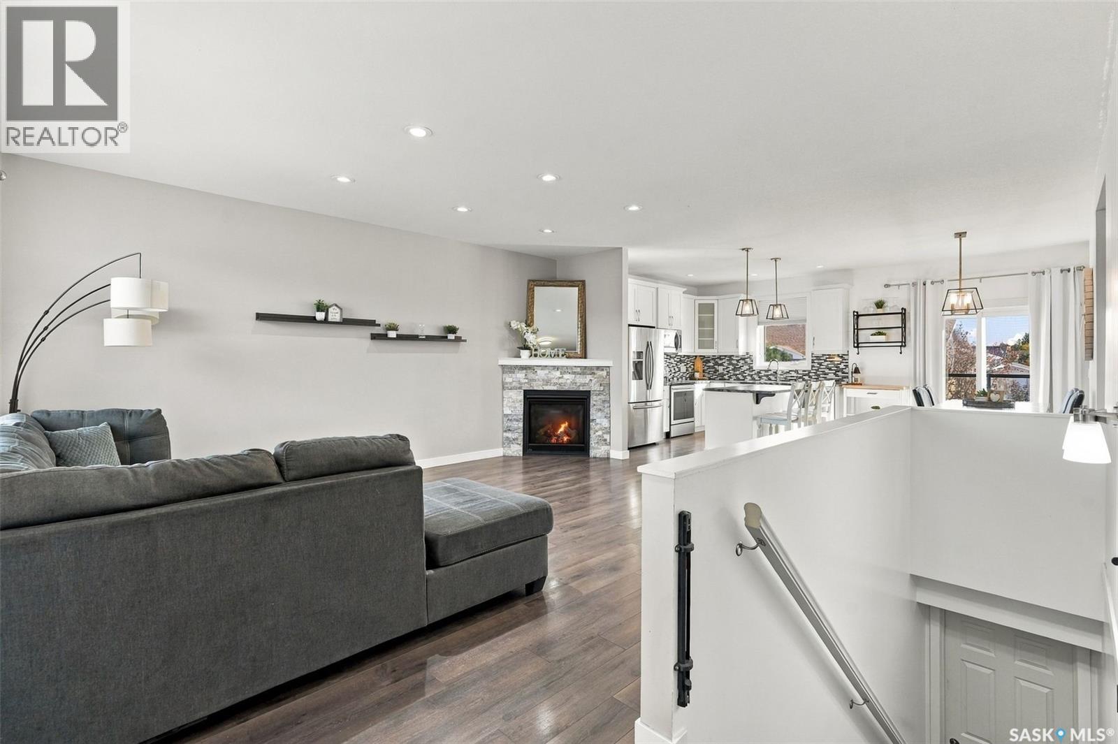 638 Aspen CRESCENT - 4