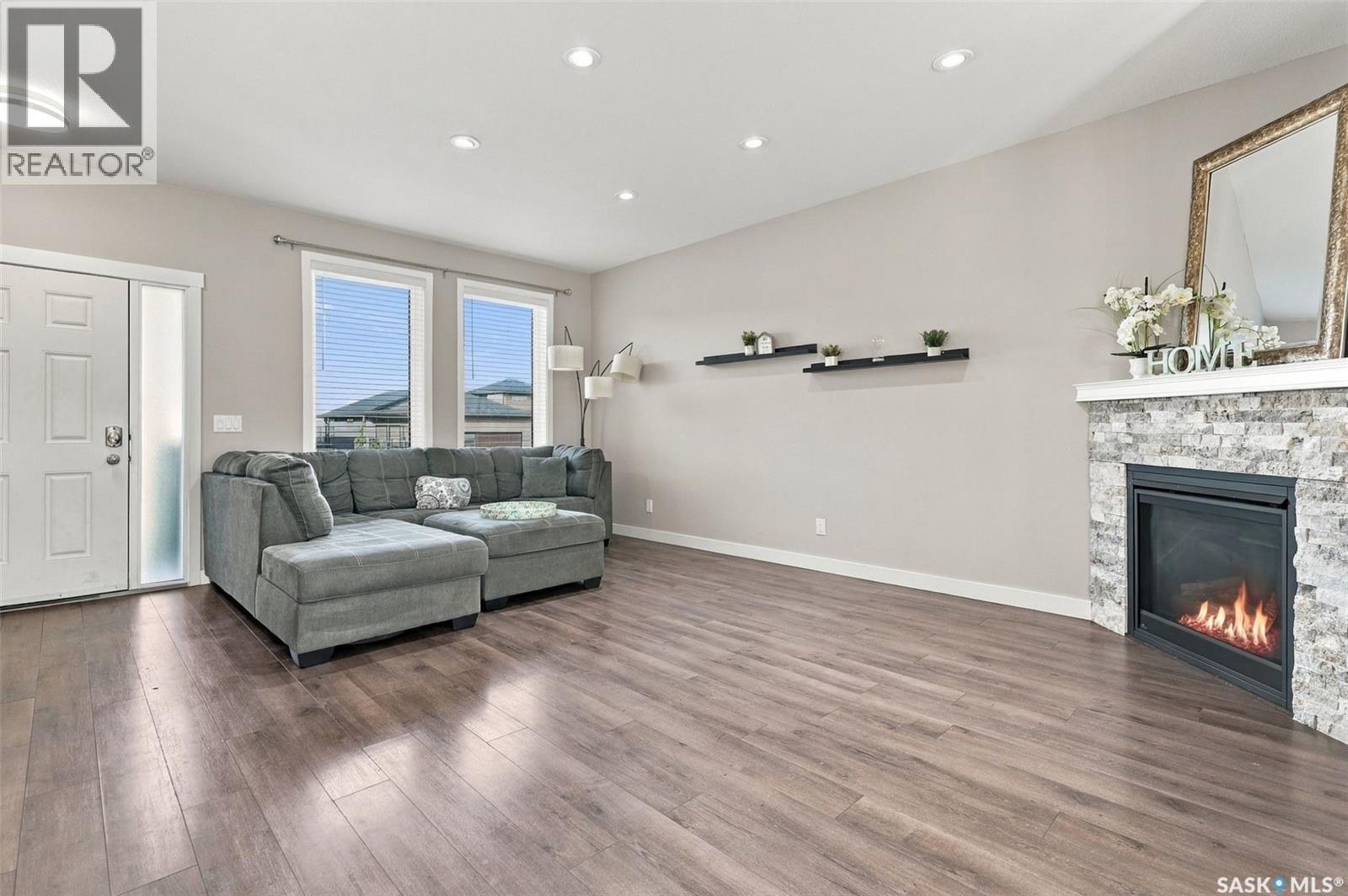 638 Aspen CRESCENT - 6