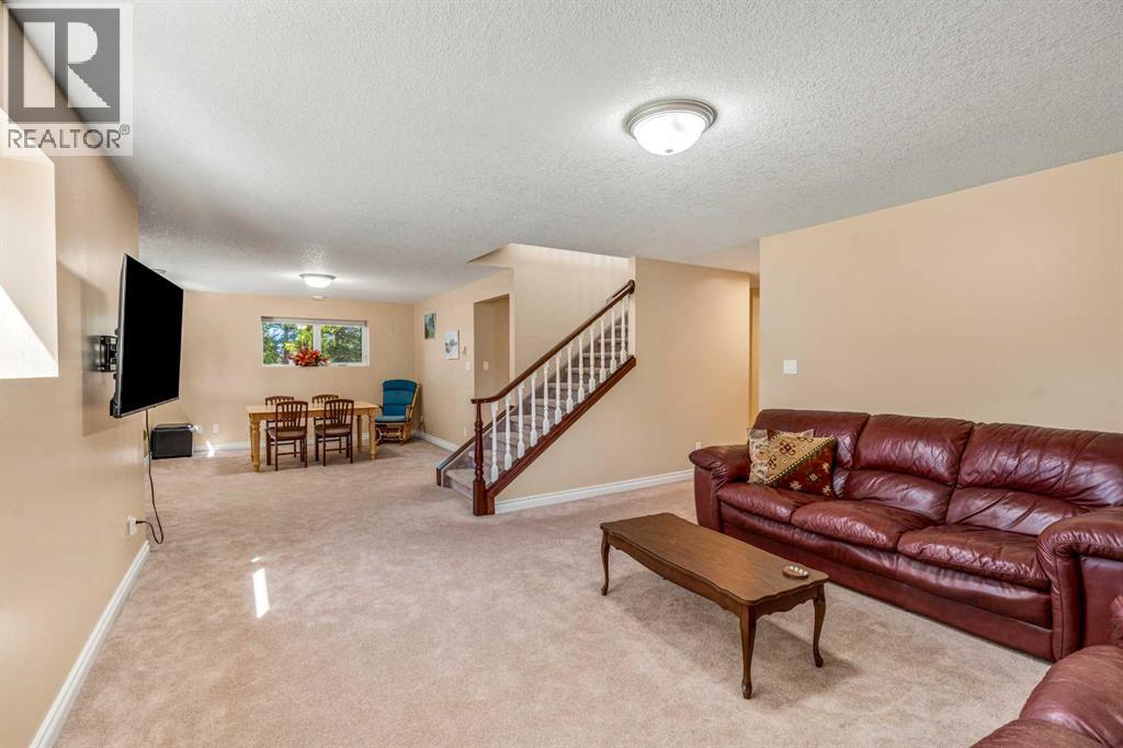 305 9 Street W - Image 24