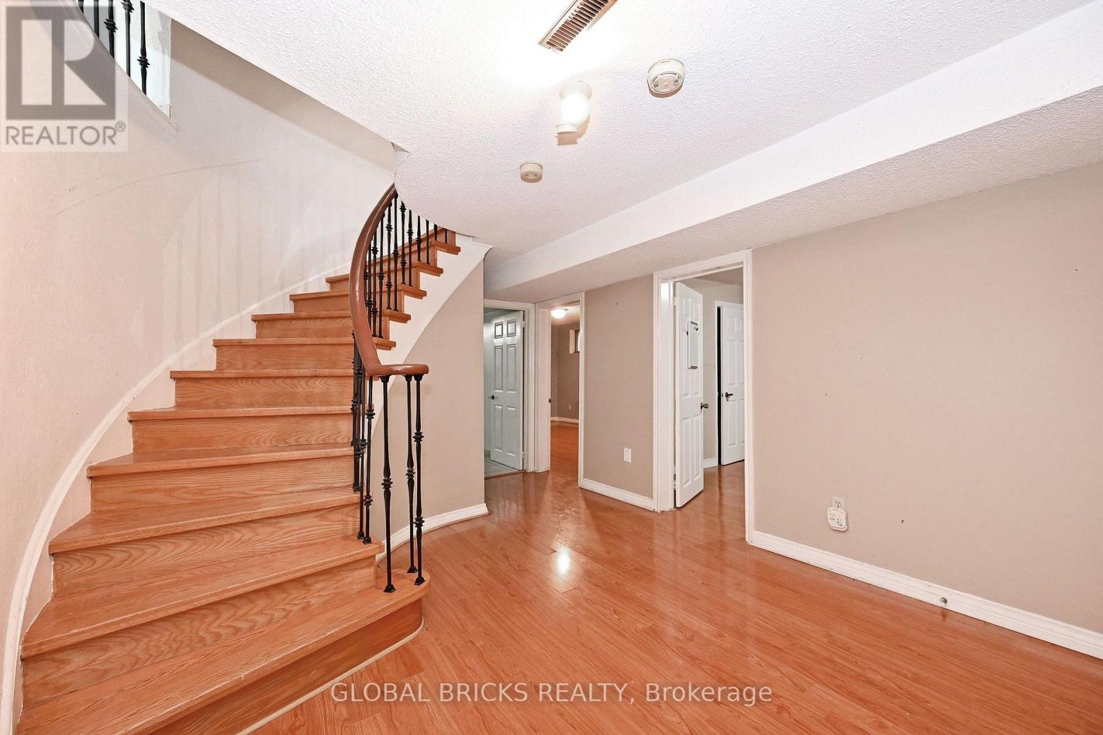 8 Elmsley Drive, Richmond Hill, ON photo 39