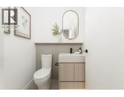 2 2755 W 11th Avenue, Vancouver, BC V6K2L8 Photo 8