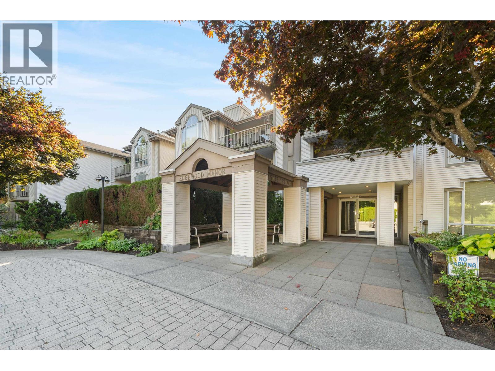 213 19122 122ND AVENUE, Pitt Meadows