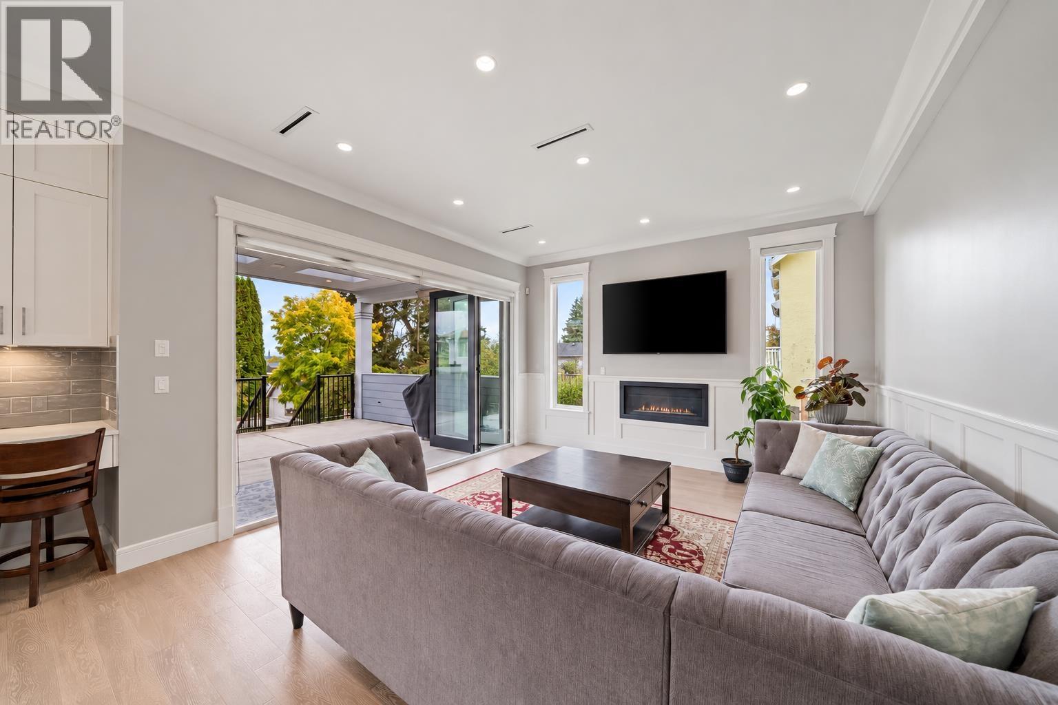 1604 HAMILTON STREET, New Westminster - Image 1