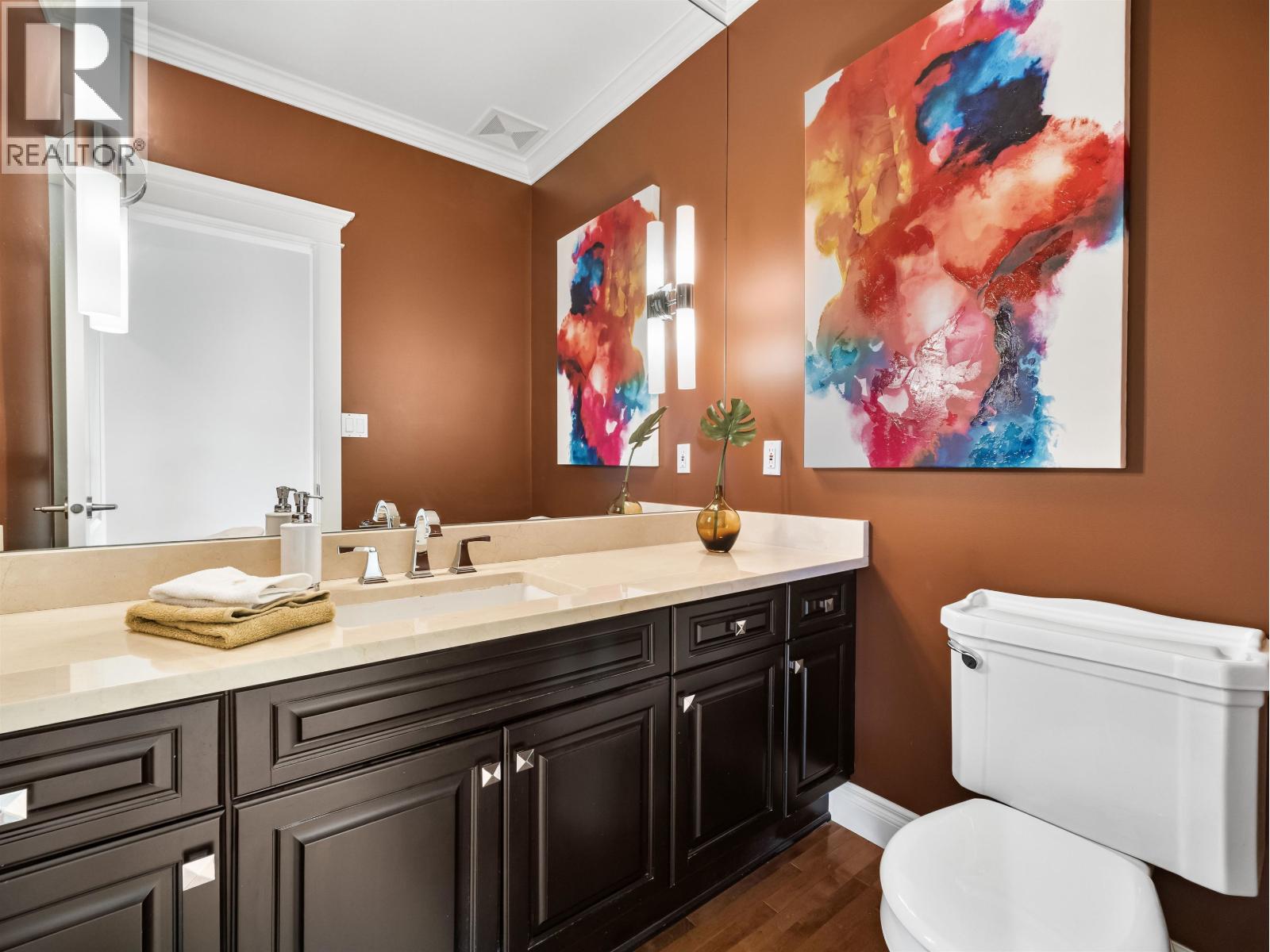 4047 WOODBURY AVENUE, North Vancouver